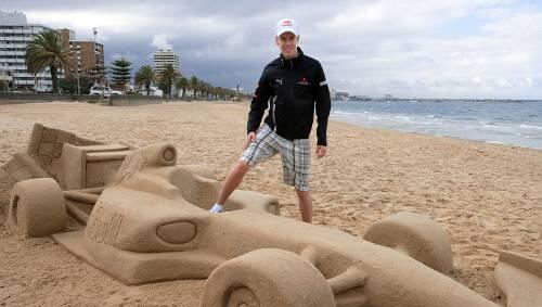 Red Bull hat Sebastian Vettel ein schönes Auto gebaut. Fast schön, wie dieses am Strand von Melbourne. Red Bull hat Sebastian Vettel ein schönes Auto gebaut. Fast schön, wie dieses am Strand von Melbourne.