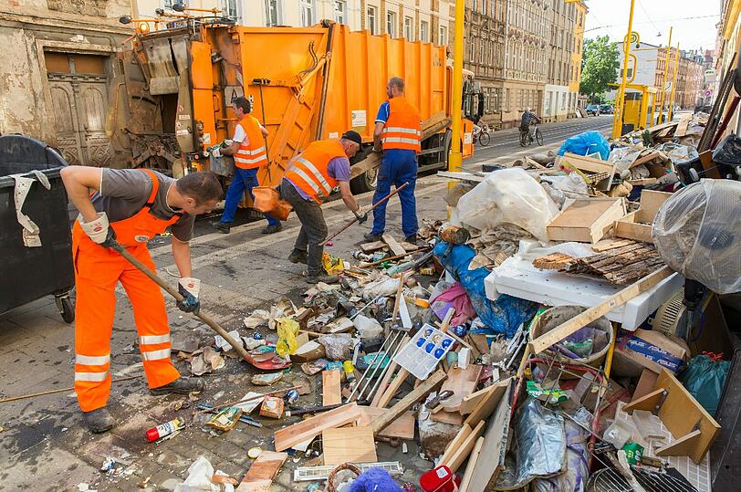 Aktuelle Bilder vom Hochwasser: In den betroffenen Städten beginnt das große Aufräumen wie hier in Gera