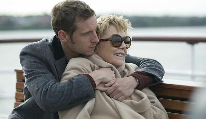 Peter Turner (Jamie Bell) und Gloria Grahame (Annette Bening) verlieben sich trotz ihres großen Altersunterschieds ineinander.