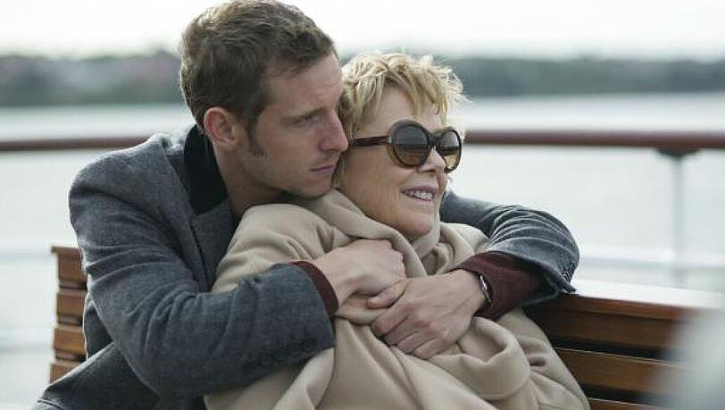 Peter Turner (Jamie Bell) und Gloria Grahame (Annette Bening) verlieben sich trotz ihres großen Altersunterschieds ineinander.