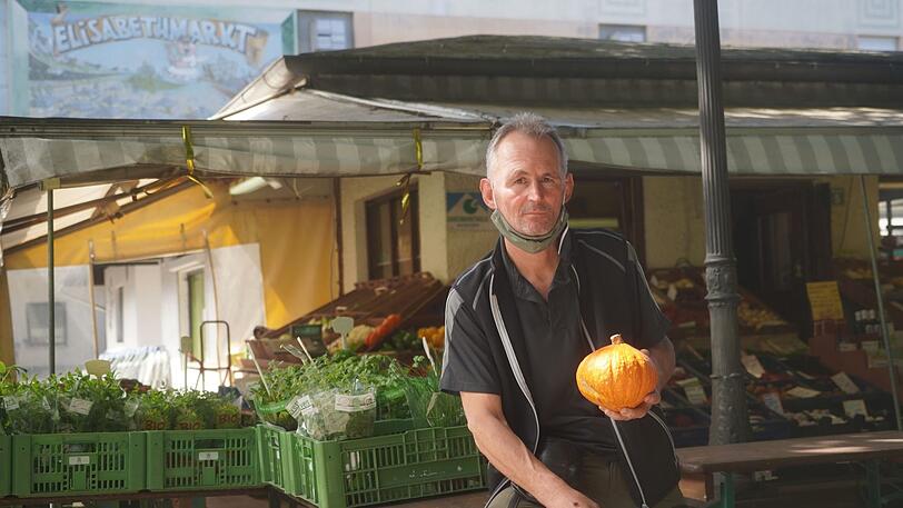 Obstmann Helmut Breu am Elisabethmarkt in München: "Ich habe hier mein ganzes Leben verbracht."