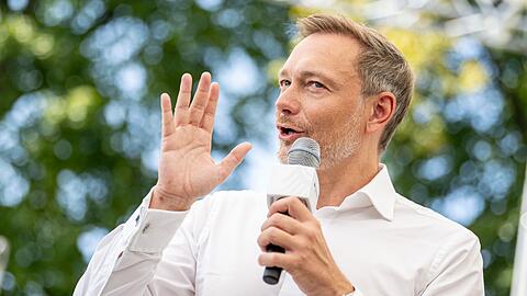 FDP-Finanzminister Christian Lindner sieht vor allem Kinder von Einwanderer-Familien von Kinderarmut betroffen.