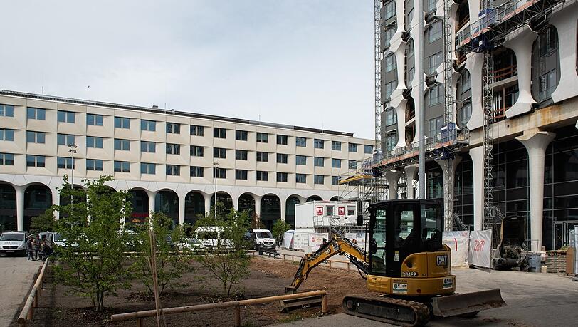 Noch nicht ganz fertig: Auch Wohnungen entstehen in dem neuen Quartier. Noch nicht ganz fertig: Auch Wohnungen entstehen in dem neuen Quartier.