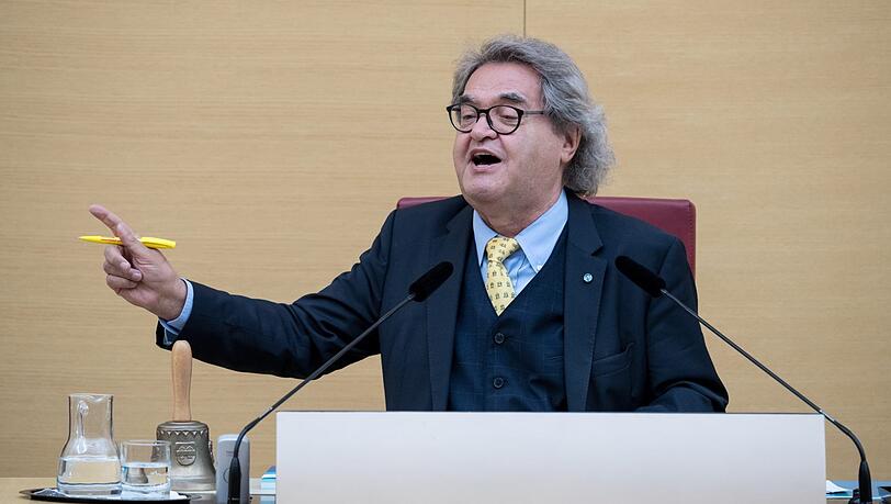 Landtagsabgeordneter der FDP: Helmut Markwort Landtagsabgeordneter der FDP: Helmut Markwort