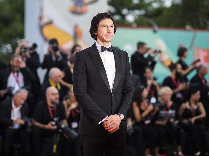 Adam Driver lässt sich in "Marriage Story" von Scarlett Johansson scheiden.