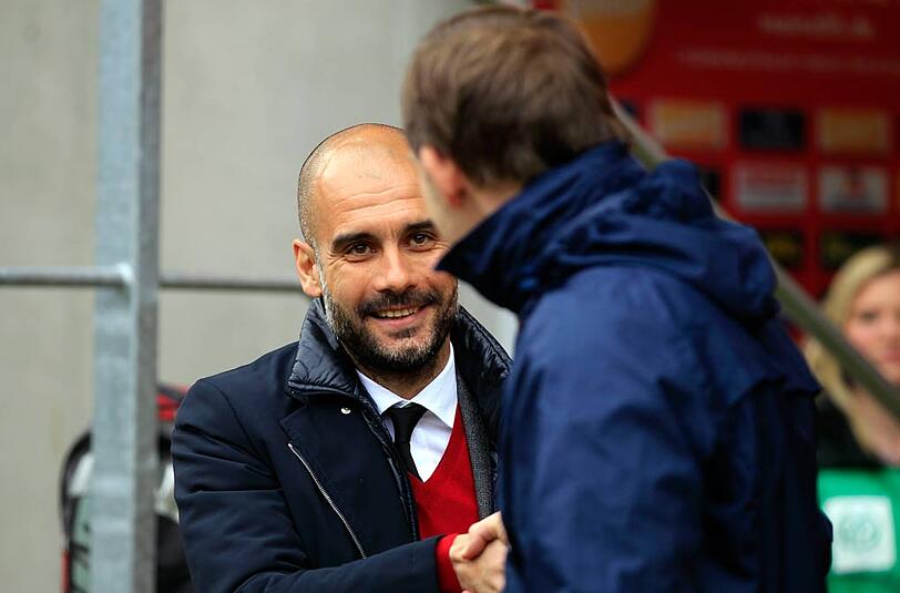 "Wir fahren hier mit einem VW-Käfer Baujahr 70 gegen einen Formel-1-Wagen.
 Und dann fragt ihr, wieso bist du nicht vor dem Vettel ins Ziel gekommen?"
(Mainz-Trainer Thomas Tuchel nach der 1:4-Niederlage bei Bayern München auf
die Frage eines Reporters)
