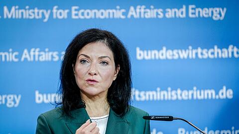 Ministerin Reiche will bei der Energiewende die Kosten auf den Prüstand stellen.