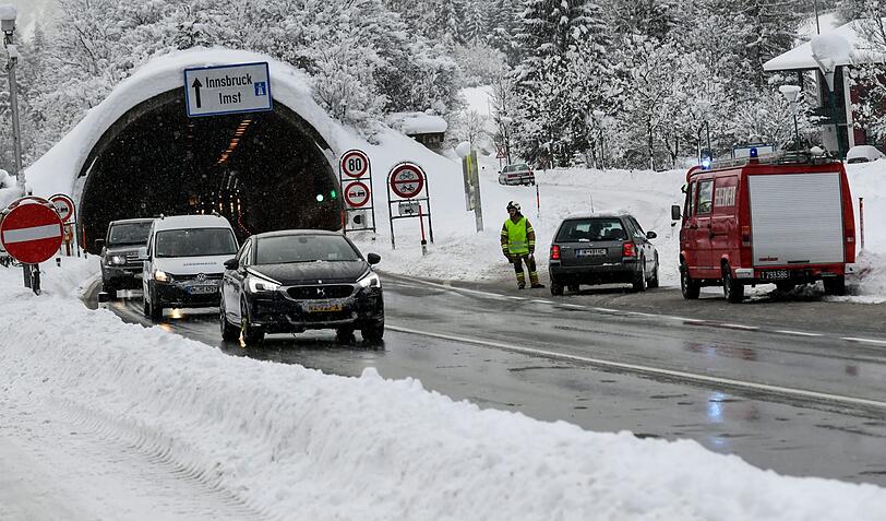 Österreich versinkt hier im Schnee.