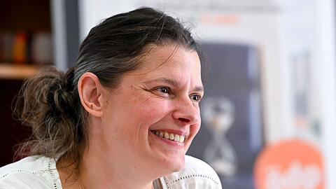 Agnes Becker wirbt f&uuml;r das Volksbegehren zur Amtszeitbegrenzung.