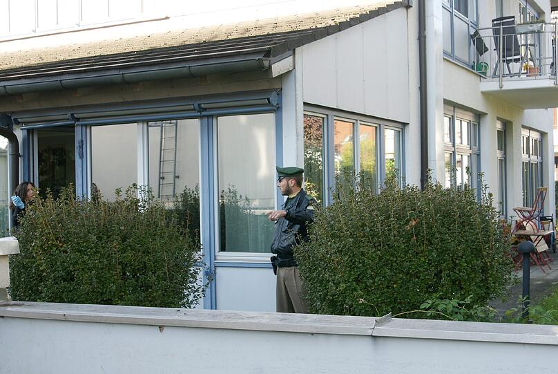 Diese Bank in Waldtrudering wurde überfallen - die Täter sind auf der Flucht.
