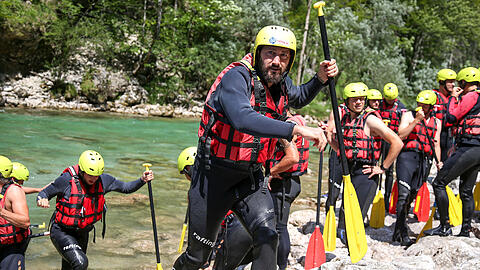 Mit Vollbart! Angeführt von Sascha Mölders ging es für die Löwen zum Rafting. Die besten Bilder der Teambuildingmaßnahme aus dem Wildwasserkanal!