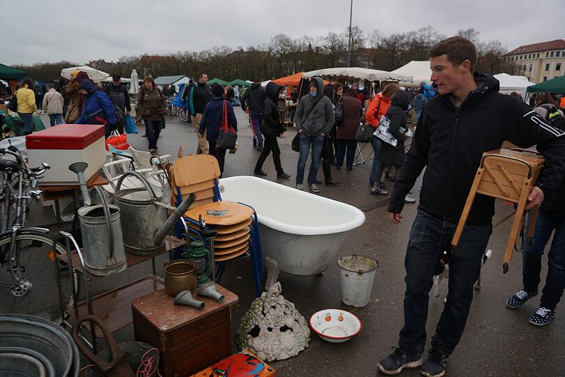 Flohmarkt auf der Theresienwiese: Die Bilder vom Riesenflohmarkt! - Ludwigsvorstadt - Abendzeitung München
