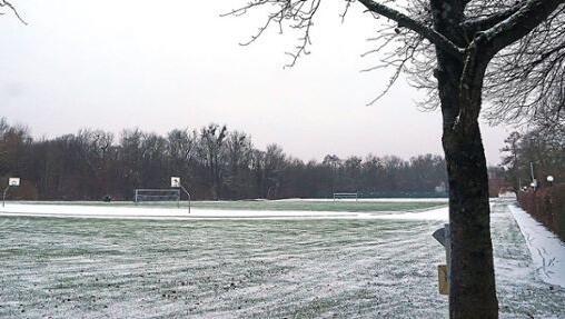 Die Trainingshalle (Bild oben) und der Sportplatz werden bald nicht mehr vom SV Weißblau-Allianz genutzt werden können. Die Trainingshalle (Bild oben) und der Sportplatz werden bald nicht mehr vom SV Weißblau-Allianz genutzt werden können.