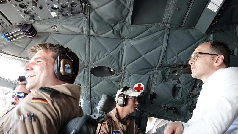 Außenminister Heiko Maas (SPD) im Cockpit einer Transall der Bundeswehr. Außenminister Heiko Maas (SPD) im Cockpit einer Transall der Bundeswehr.