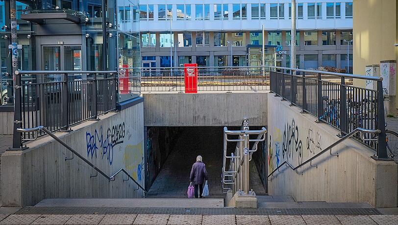 Die Unterf&uuml;hrung an der Tegernseer Landstra&szlig;e/Otkerstra&szlig;e wird viel genutzt. Sie umgeht acht Spuren. Immer wieder kommt es hier zu gro&szlig;en Sch&auml;den durch Vandalismus. (Archivbild)