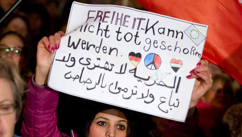 Die "München ist bunt"-Kundgebung: Rund 20 000 Teilnehmer demonstrierten für ein tolerantes und weltoffenes München. Die "München ist bunt"-Kundgebung: Rund 20 000 Teilnehmer demonstrierten für ein tolerantes und weltoffenes München.