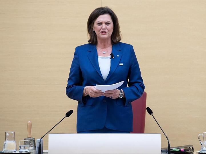 Ilse Aigner (CSU) spricht im Landtag. Foto: Sven Hoppe/Archiv