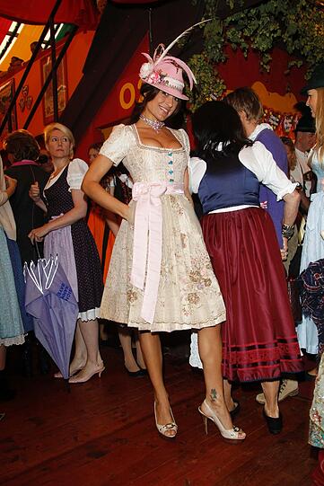 Regine Sixt's Damenwiesn: Iris Tanz