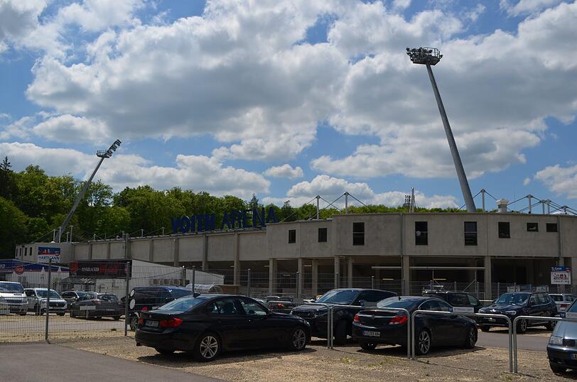 Die Bilder von der Ankunft der Löwen im beschaulichen Heidenheim.