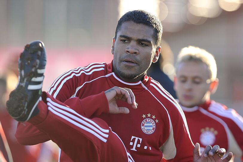 Breno (Januar 2008 - Januar 2010/Juli 2010 - Juli 2012): Als Breno im Januar 2008 mit 18 Jahren aus seiner brasilianischen Heimat nach München wechselte, wurde der junge Verteidiger als Supertalent gehypt. Seinen Vorschusslorbeeren konnte der Teenager beim FC Bayern aber nie wirklich gerecht werden. Im Januar 2010 zog es den Brasilianer auf Leihbasis zum 1. FC Nürnberg, wo er mit guten Leistungen auf sich aufmerksam machte. Während seiner Zeit beim Klub reißt dem Brasilianer das Kreuzband. Generell stand die Zeit von Breno unter keinem guten Stern. Vor lauter Frust über eine erneute Operation steckte der mittlerweile 21-Jährige in der Nacht zum 20. September 2011 unter Alkohol- und Medikamenteneinfluß sein angemietetes Haus in Brand und wurde dafür im Juli 2012 zu drei Jahren und neun Monaten Haft verurteilt. Nach seiner Haftentlassung am 14. Dezember 2014 kehrte er am 18. Dezember 2014 zurück in seine brasilianische Heimat, wo er ab Januar 2015 wieder beim FC Sao Paulo trainierte.