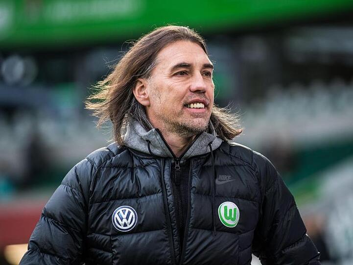 Der FC Augsburg plant über die Saison hinaus mit dem neuen Trainer Martin Schmidt. Foto: Swen Pförtner/Archiv