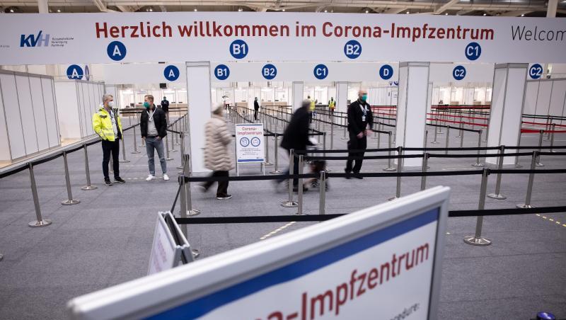 Eingangsbereich des Corona-Impfzentrums in den Hamburger Messehallen.