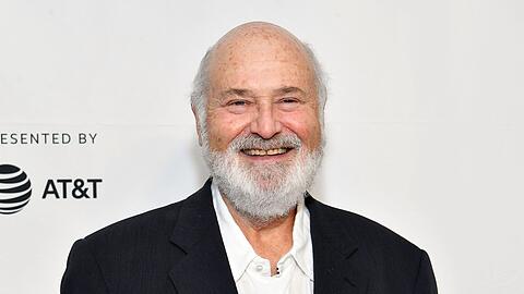 Der 2025 getötete Schauspieler Rob Reiner ist posthum mit einem Emmy ausgezeichnet worden. Der 2025 getötete Schauspieler Rob Reiner ist posthum mit einem Emmy ausgezeichnet worden.