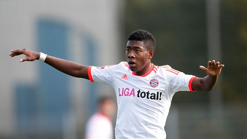 David Alaba hat am Donnerstag sein Comeback für den FC Bayern gegeben. In einem Testspiel besiegte der Rekordmeister die SpVgg Unterhaching mit 2:0. David Alaba hat am Donnerstag sein Comeback für den FC Bayern gegeben. In einem Testspiel besiegte der Rekordmeister die SpVgg Unterhaching mit 2:0.