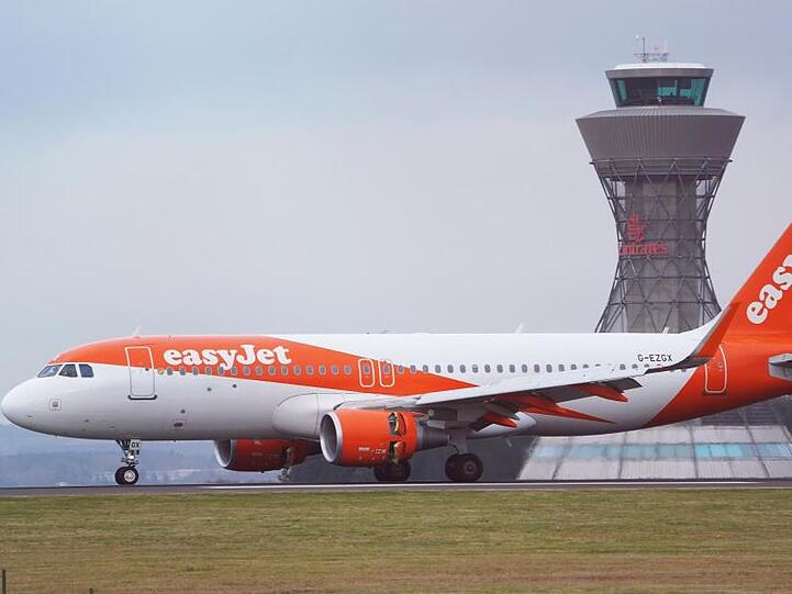 Easyjet warnt vor einer unsichern Zukunft der Luftfahrtbranche in Europa und ruft die Regierungen zu Finanzhilfen auf.