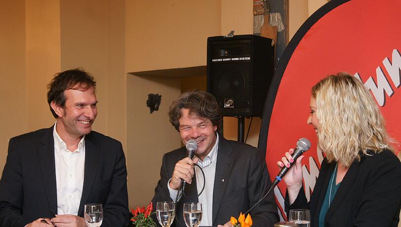 Er hat gerade die Wiesn hinter sich, trotzdem ist Michael Käfer (mit Arno Makowsky und Leute-Kolumnistin Kimberly Hoppe) gut gelaunt. Er hat gerade die Wiesn hinter sich, trotzdem ist Michael Käfer (mit Arno Makowsky und Leute-Kolumnistin Kimberly Hoppe) gut gelaunt.