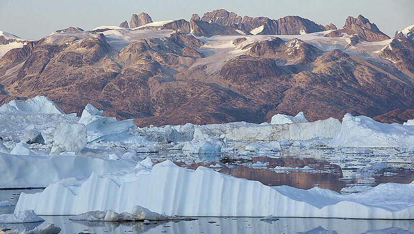 Eisberge im Sermilik Fjord an der südöstlichen Küste Grönlands. Eisberge im Sermilik Fjord an der südöstlichen Küste Grönlands.