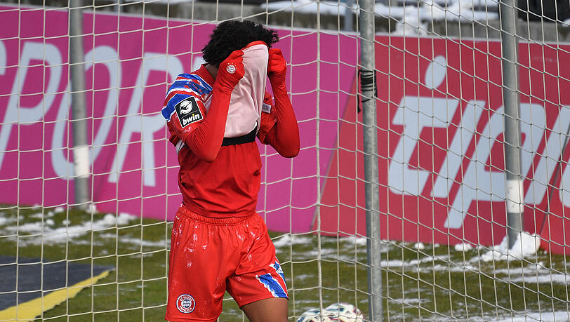 Joshua Zirkzee flog gegen den TSV 1860 vom Platz. Joshua Zirkzee flog gegen den TSV 1860 vom Platz.