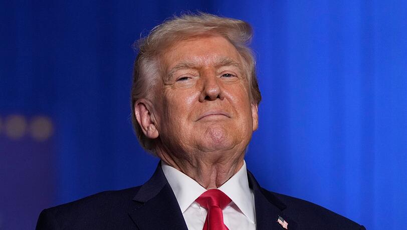 Laut US-Pr&auml;sident Trump segelt eine "Armada" Richtung Iran.