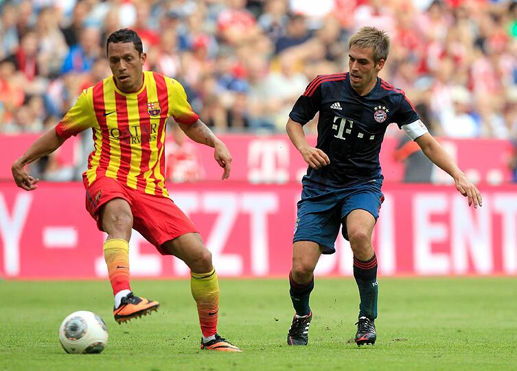 PHILIPP LAHM NOTE 1
Neues Terrain, neue Lust. Von rechts hinten nach ganz vorne &ndash; so traf der Kapitän sogar per Hinterkopfball zum 1:0 (14.). Torjäger Lahm, die erste coole Pep-Erfindung!
