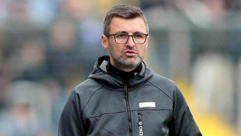 Noch immer ungeschlagen: Löwen-Trainer Michael Köllner.