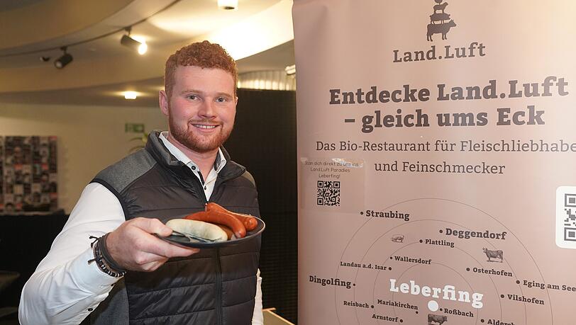 Leopold Lindner hat vor acht Jahren den Betrieb „Land.Luft“ gegründet. Dort gibt’s Fleisch und Wurst von Tieren aus Weidehaltung. Leopold Lindner hat vor acht Jahren den Betrieb „Land.Luft“ gegründet. Dort gibt’s Fleisch und Wurst von Tieren aus Weidehaltung.