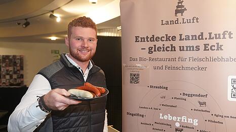 Leopold Lindner hat vor acht Jahren den Betrieb „Land.Luft“ gegründet. Dort gibt’s Fleisch und Wurst von Tieren aus Weidehaltung.