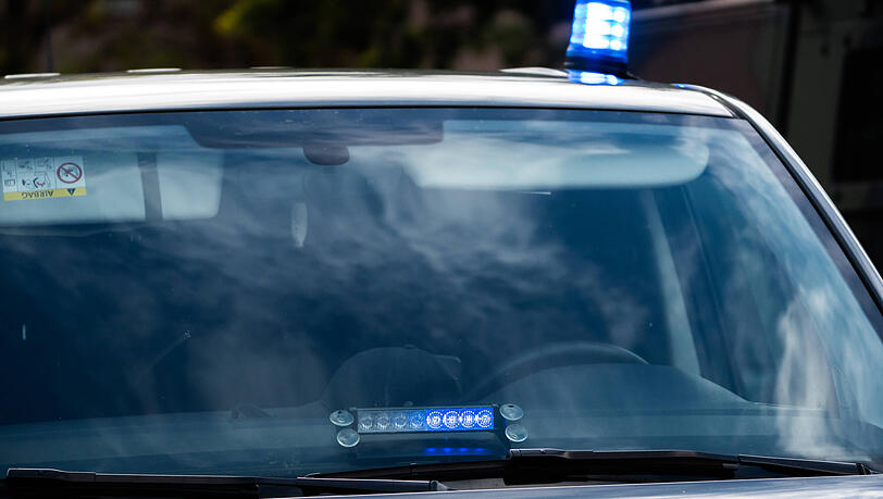 Ein ziviles Polizeifahrzeug im Einsatz. (Symbolbild) Ein ziviles Polizeifahrzeug im Einsatz. (Symbolbild)