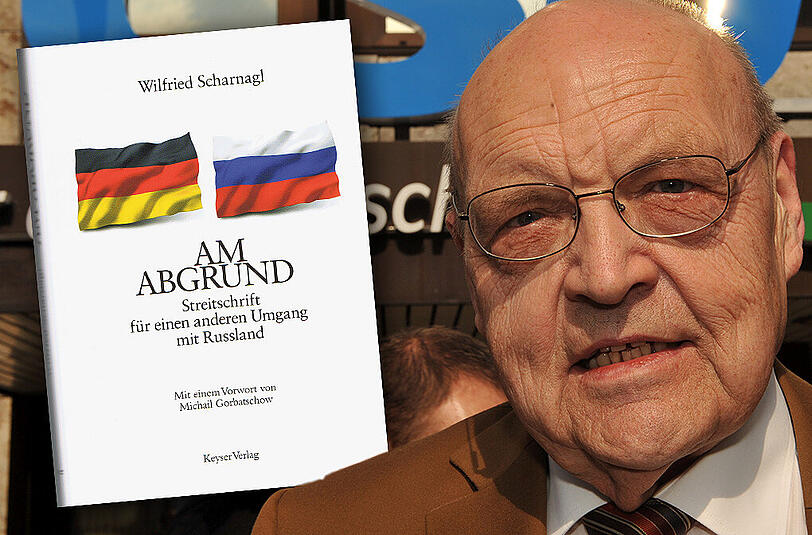 Vorm Franz-Josef-Strauß-Haus an der Nymphenburger Straße: Der ehemalige Chefredakteur der CSU-Zeitung &bdquo;Bayernkurier&ldquo;, Wilfried Scharnagl hat ein Buch rausgebracht mit dem Namen "Am Abgrund" (l).