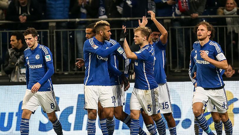 Behielten nach einer Durststrecke mal wieder die Oberhand und durften sich freuen: Die Spieler des FC Schalke 04. Behielten nach einer Durststrecke mal wieder die Oberhand und durften sich freuen: Die Spieler des FC Schalke 04.