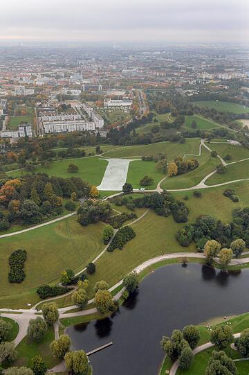 Eine Kunstinstallation im Olympiapark macht auf das Abschmelzen der Arktis aufmerksam.