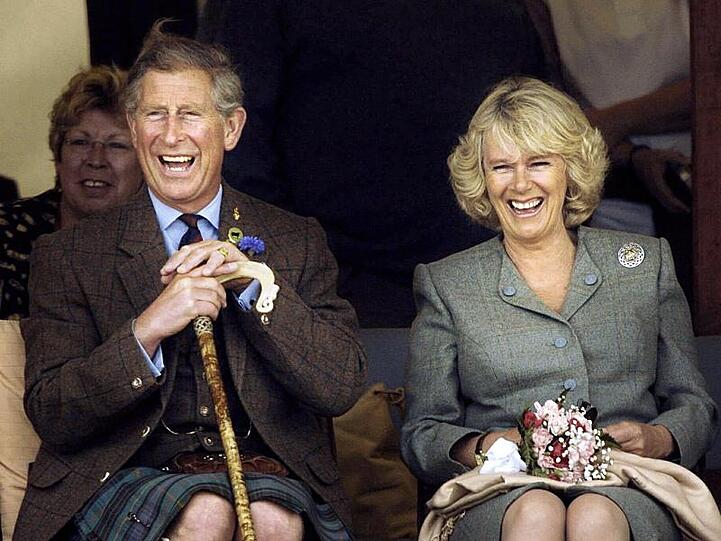 Prinz Charles und Camilla Parker Bowles besuchen 2004 die Mey Highland Games. Im Jahr darauf sollten die beiden heiraten.