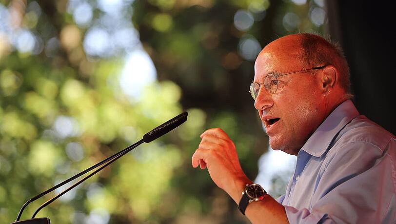Lautsprecher: In Sachen Rhetorik macht dem Politiker und Union-Berlin-Fan Gregor Gysi kaum jemand etwas vor. Lautsprecher: In Sachen Rhetorik macht dem Politiker und Union-Berlin-Fan Gregor Gysi kaum jemand etwas vor.