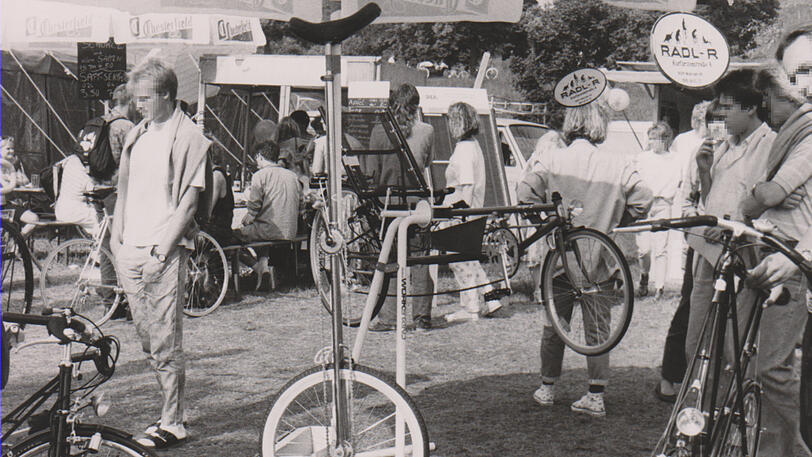 Ebenfalls 1988: Auf dem Tollwood konnte man sein Radl reparieren lassen.
