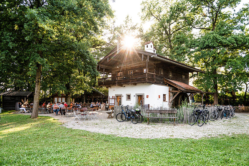 Bad Füssings Gastronomen laden Sie herzlich zu kulinarischen Genüssen ein und freuen sich über Ihren Besuch.