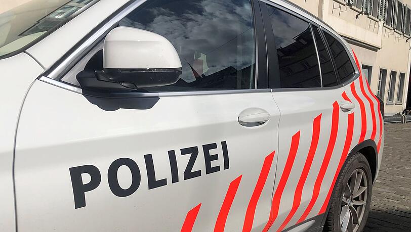Es gibt einen Großeinsatz der Polizei. Es gibt einen Großeinsatz der Polizei.