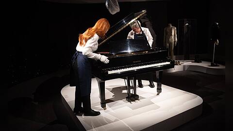 An diesem Yamaha G2 Baby Grand Piano soll Freddie Mercury unter anderem "Bohemian Rhapsody" komponiert haben.
