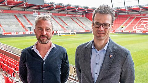 Gesch&auml;ftsf&uuml;hrer Hausner (r) verl&auml;ngerte seinen Vertrag. (Archivbild)