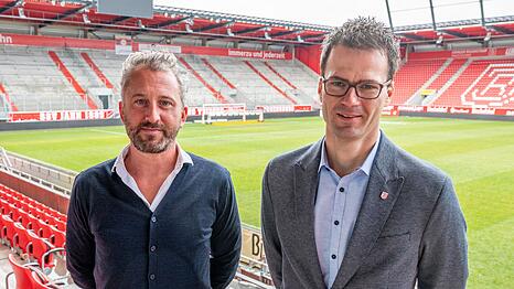 Gesch&auml;ftsf&uuml;hrer Hausner (r) verl&auml;ngerte seinen Vertrag. (Archivbild)