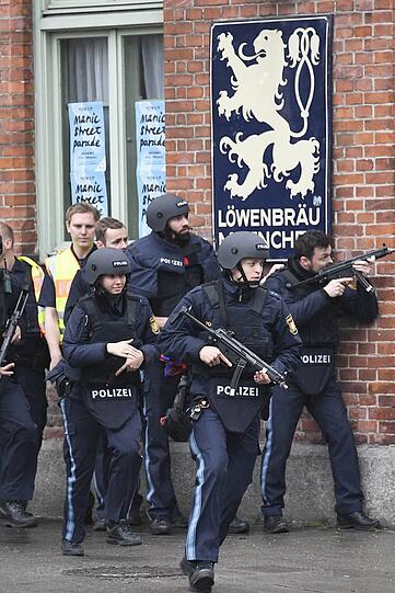 Die Polizei probt in dieser Woche im Schlachthofviertel den Ernstfall - klicken Sie sich durch!
